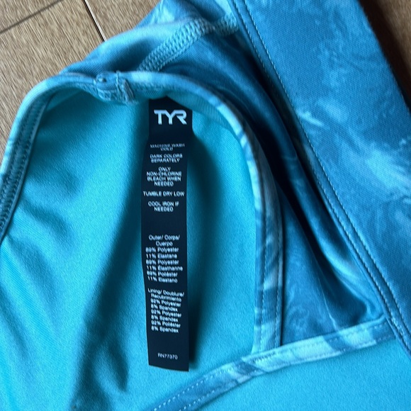 TYR Sports Bra - Picture 5 of 5